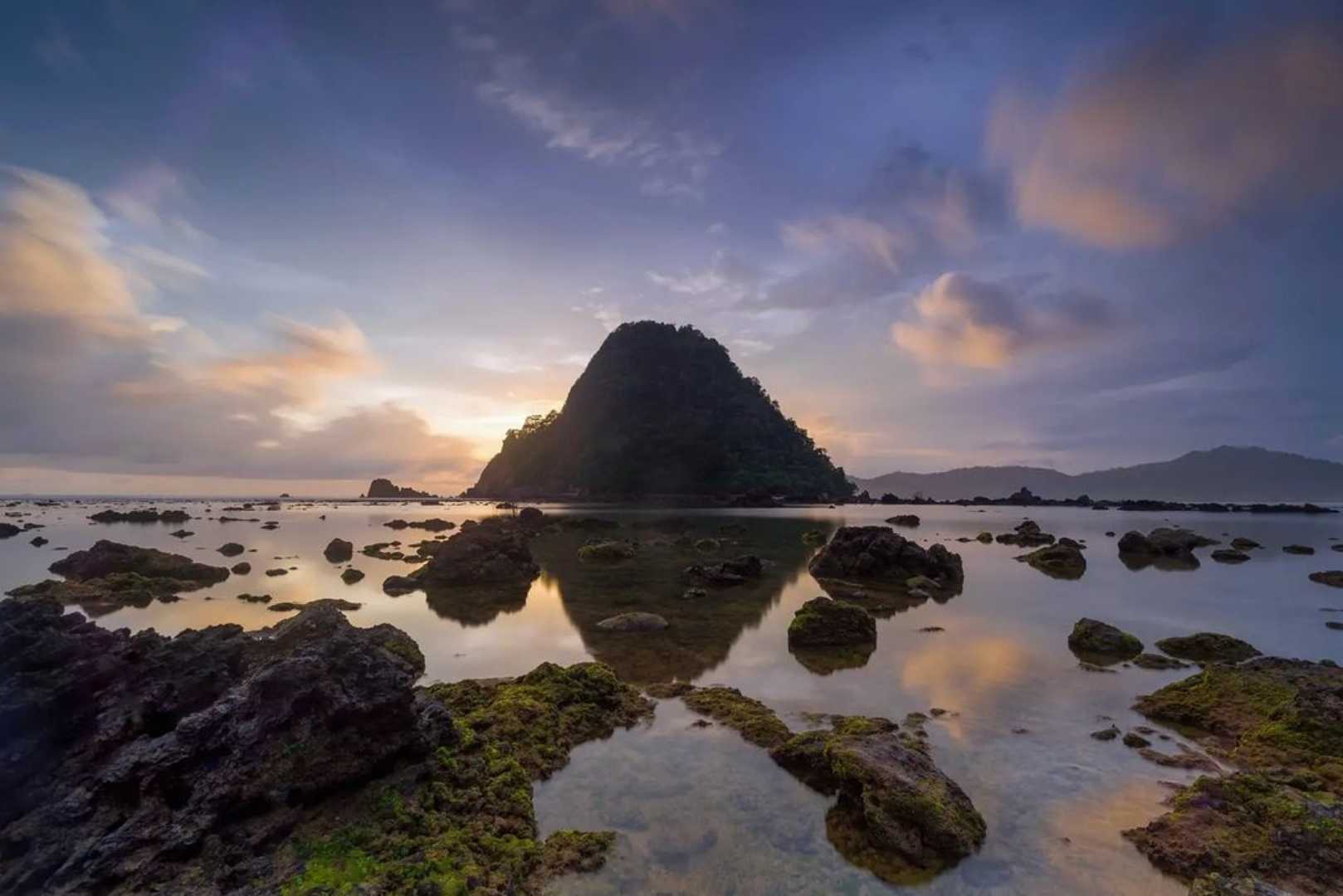 Pulau Merah