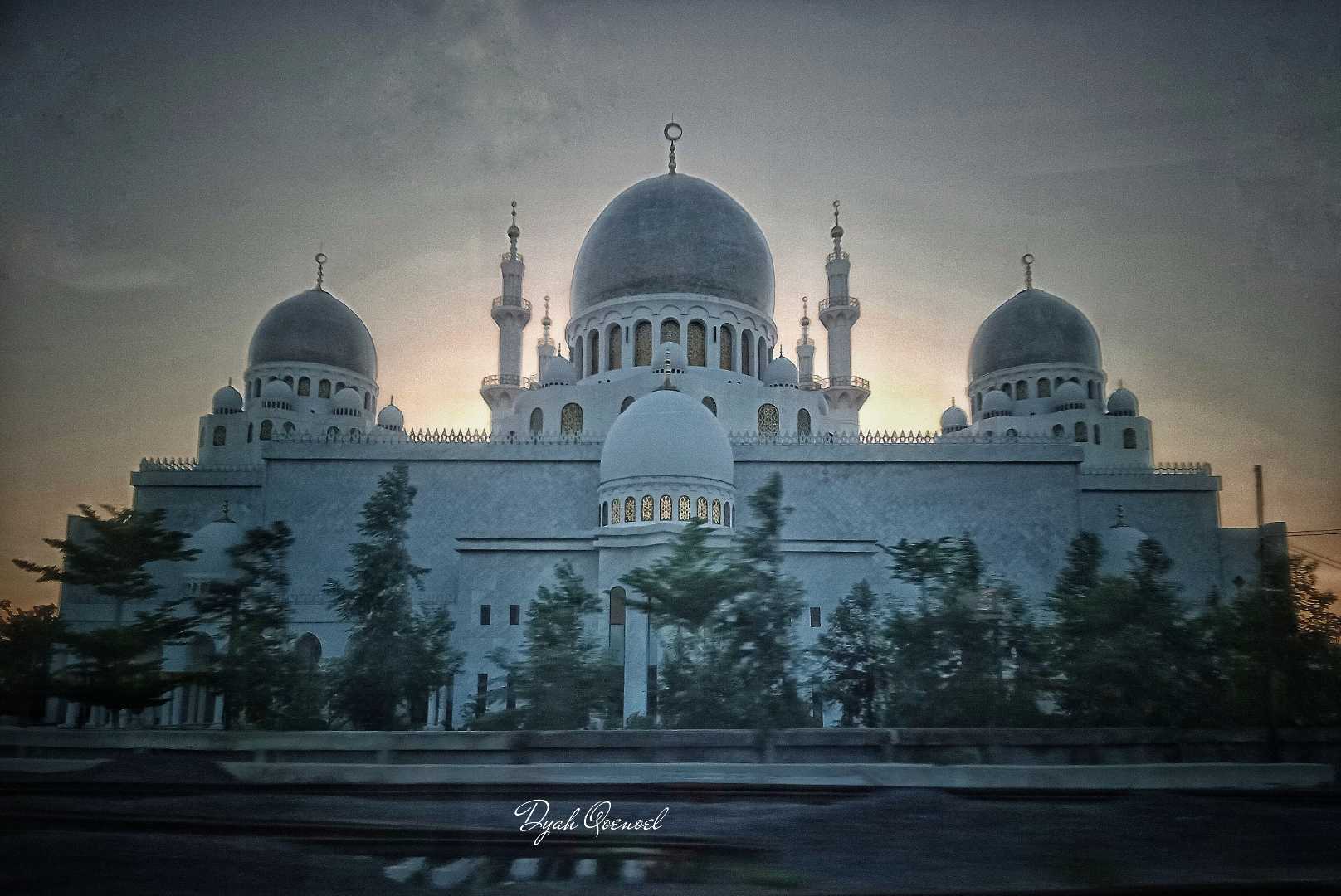 Syeikh Zayed Mosque Solo