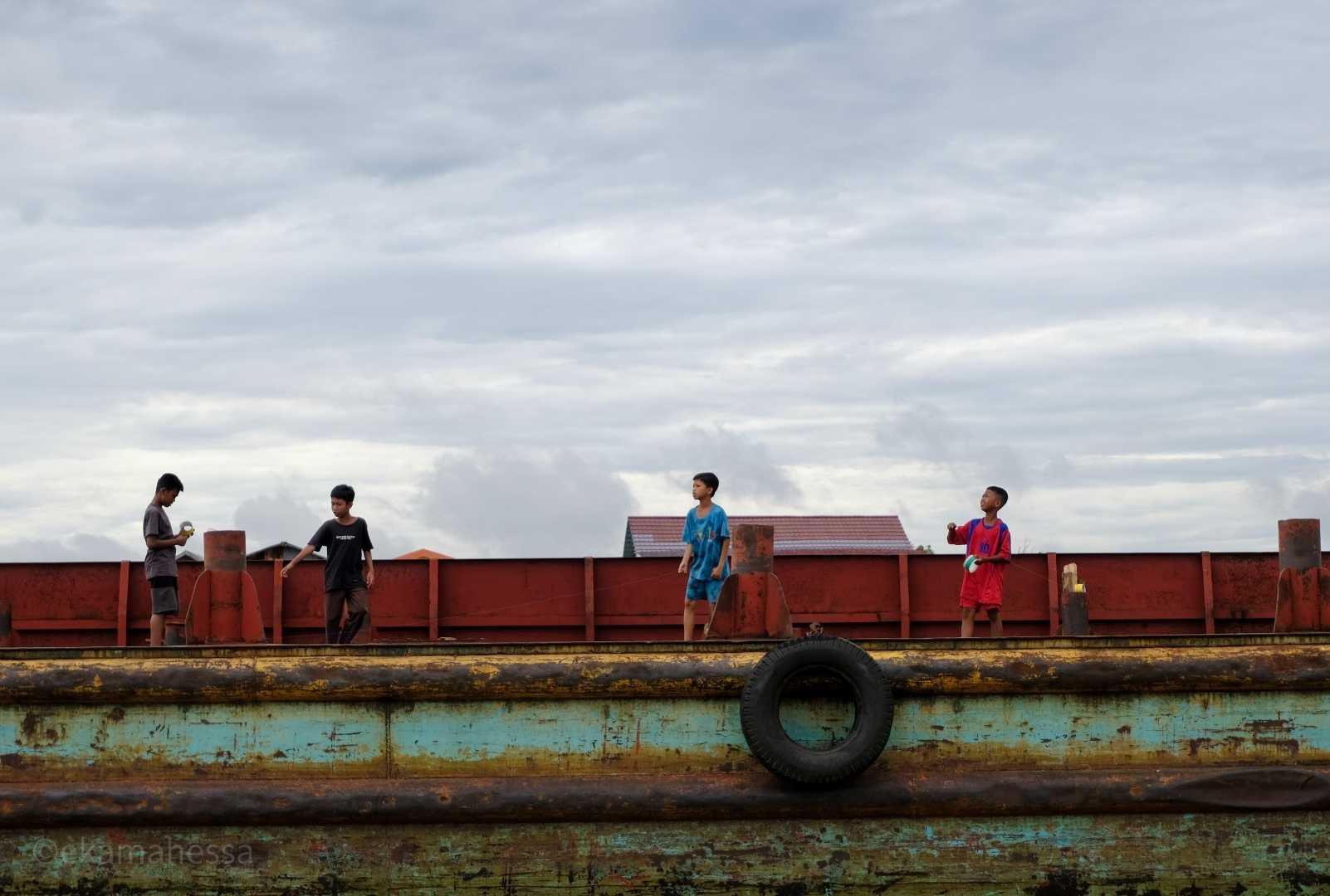 Bermain di atas Kapal