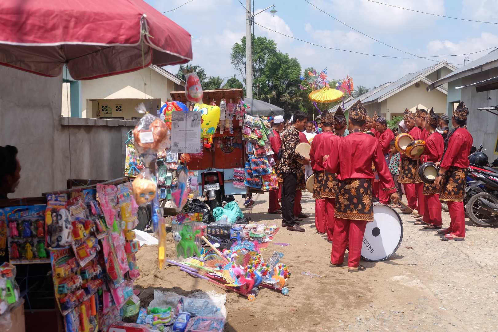 Berdagang Pesta