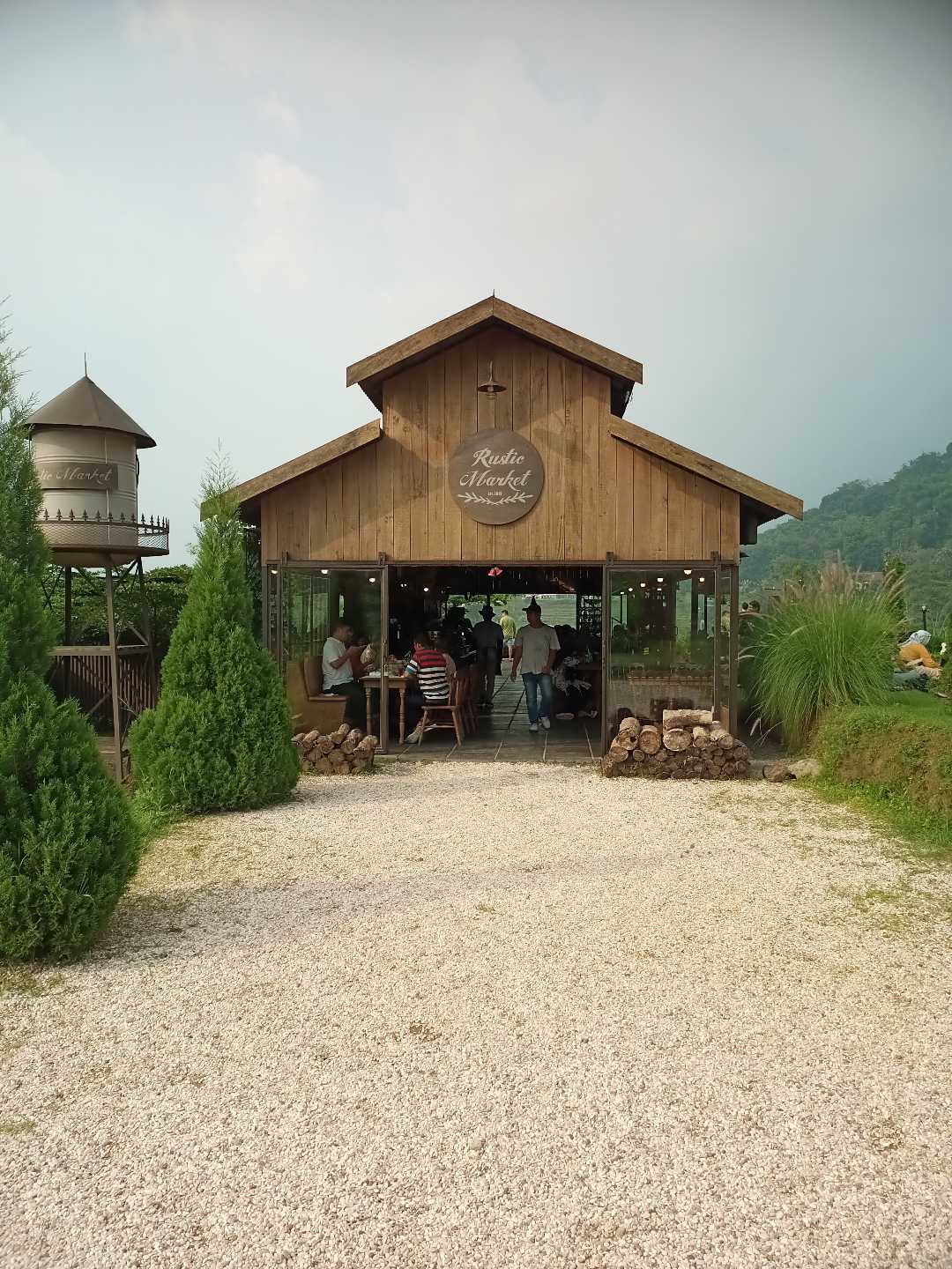 Ruang Makan Rustic Market