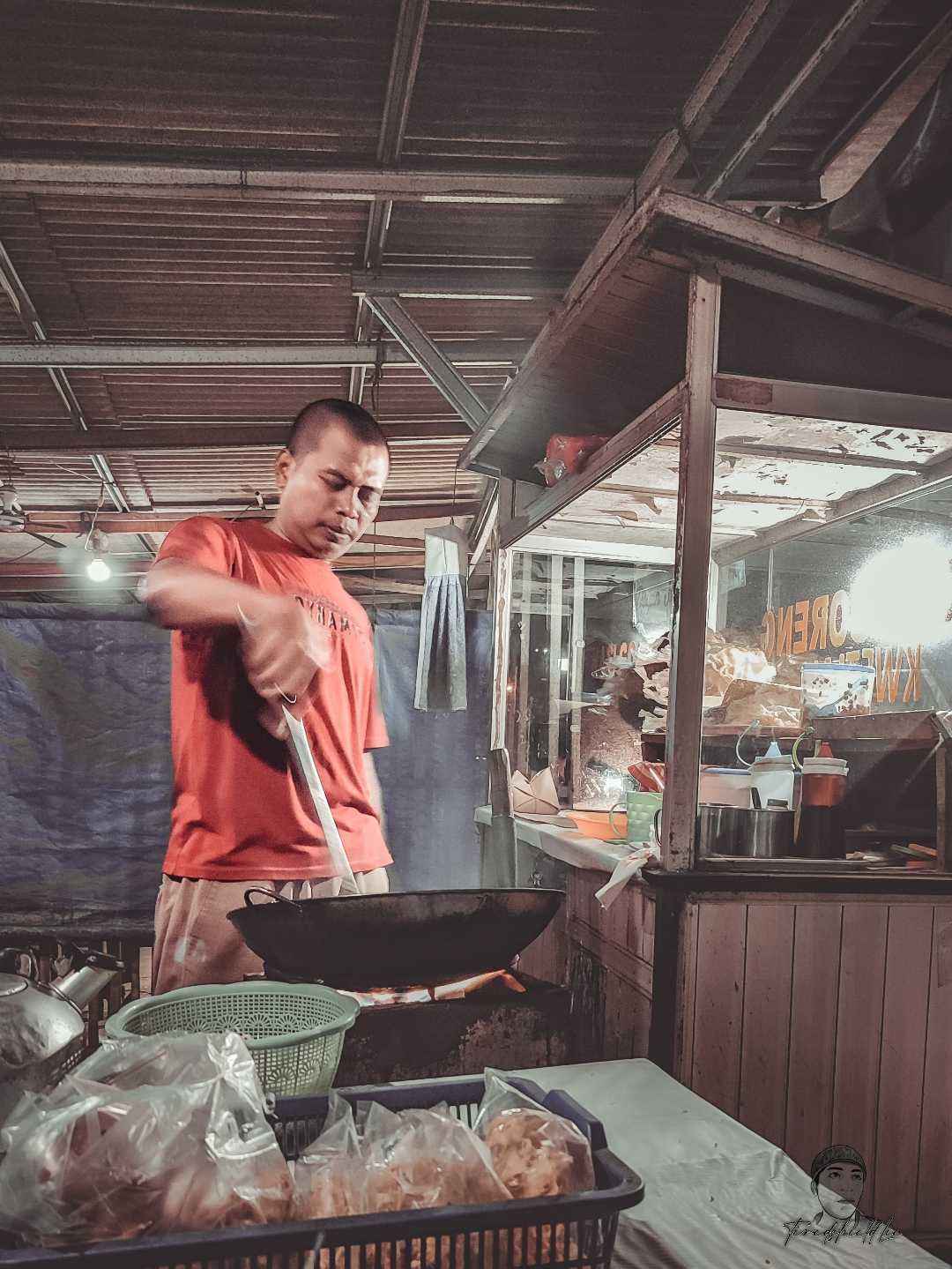 Tukang Nasi Goreng in Action