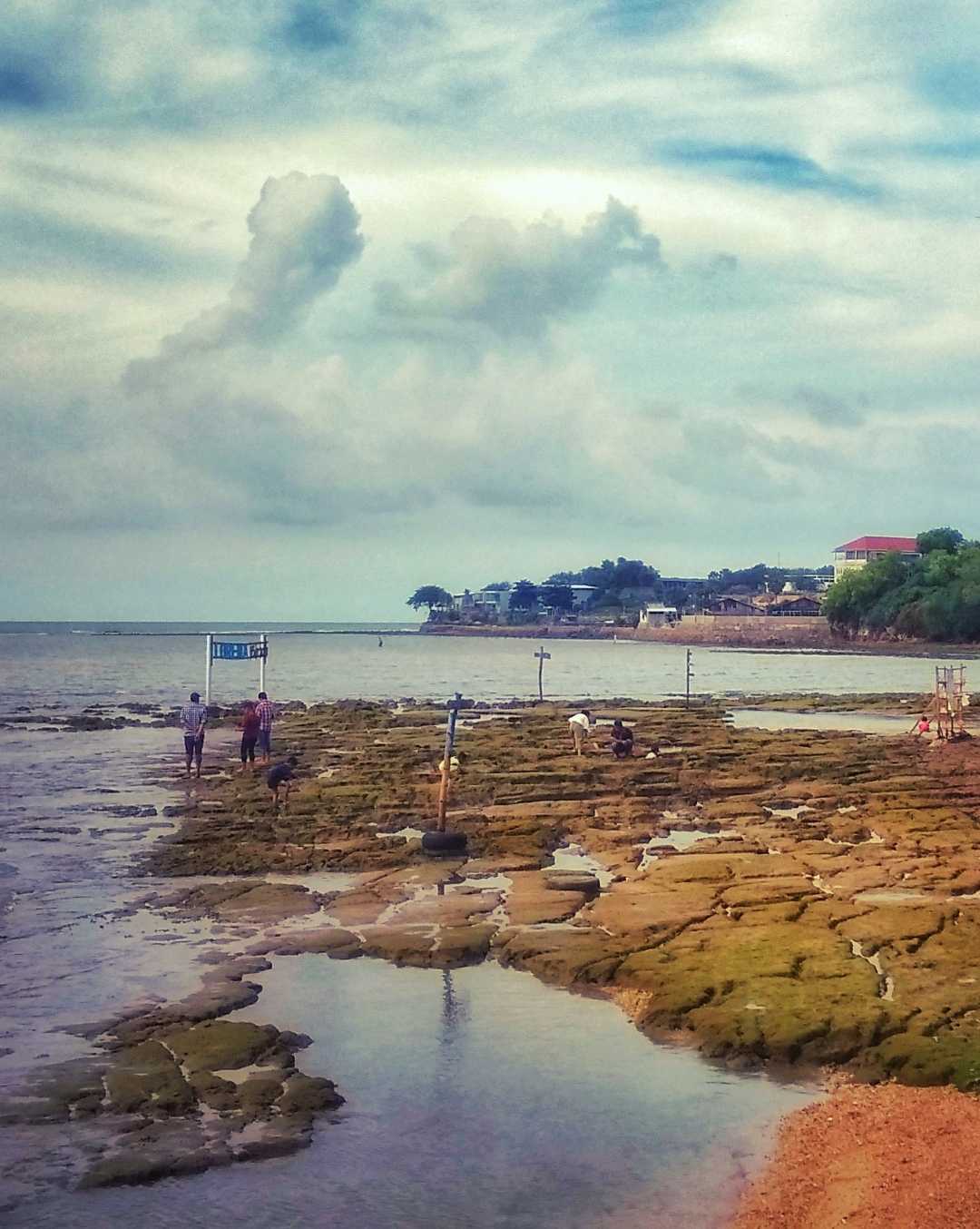PANTAI LORENA