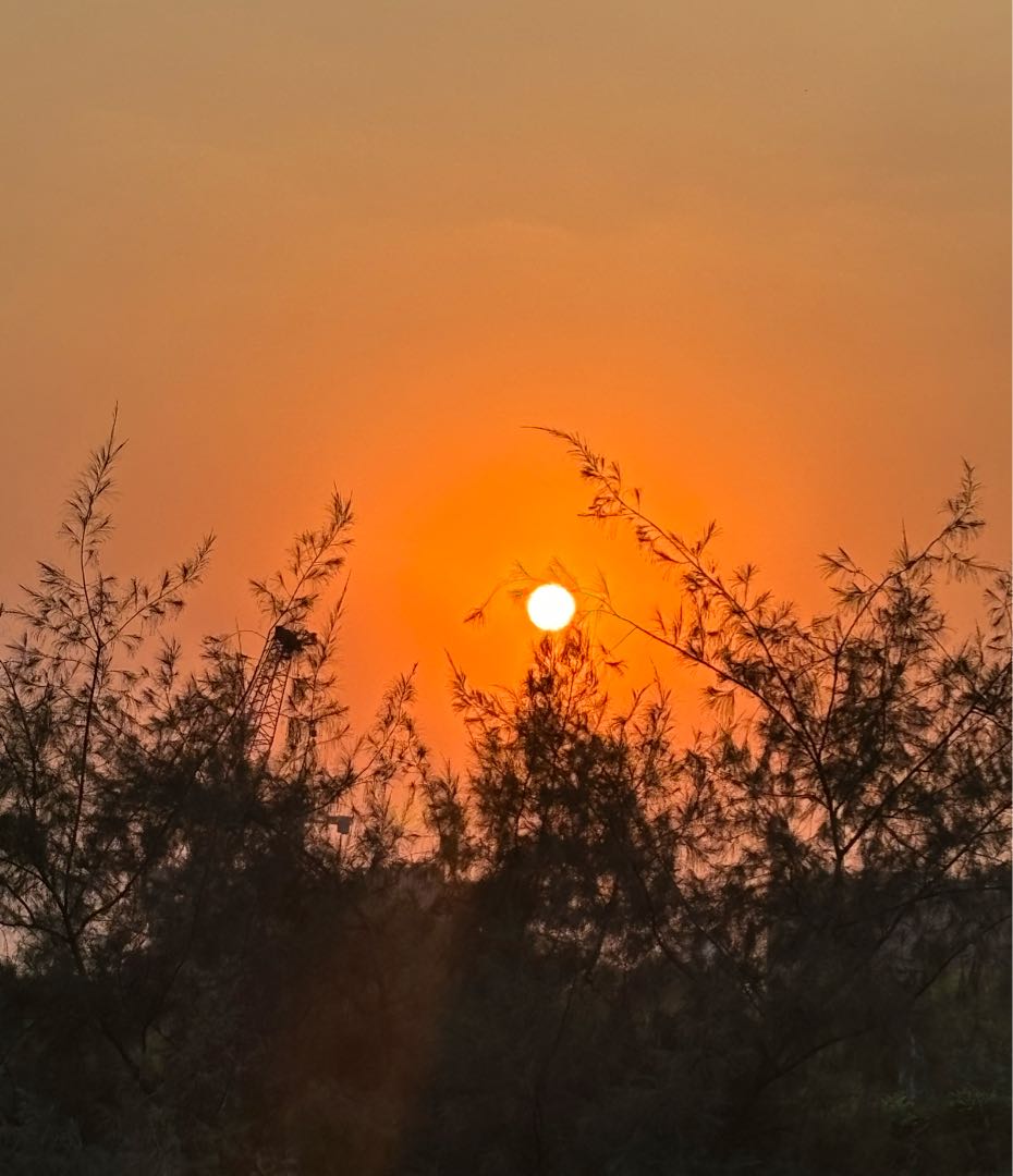 gorgeous sun set in Delhi