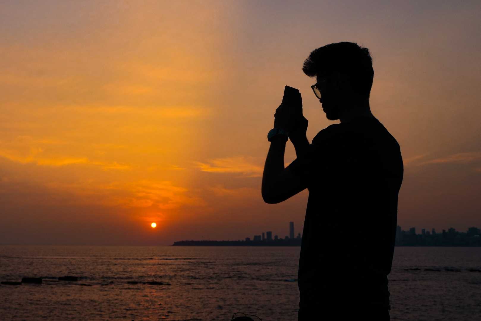 SILHOUETTE 