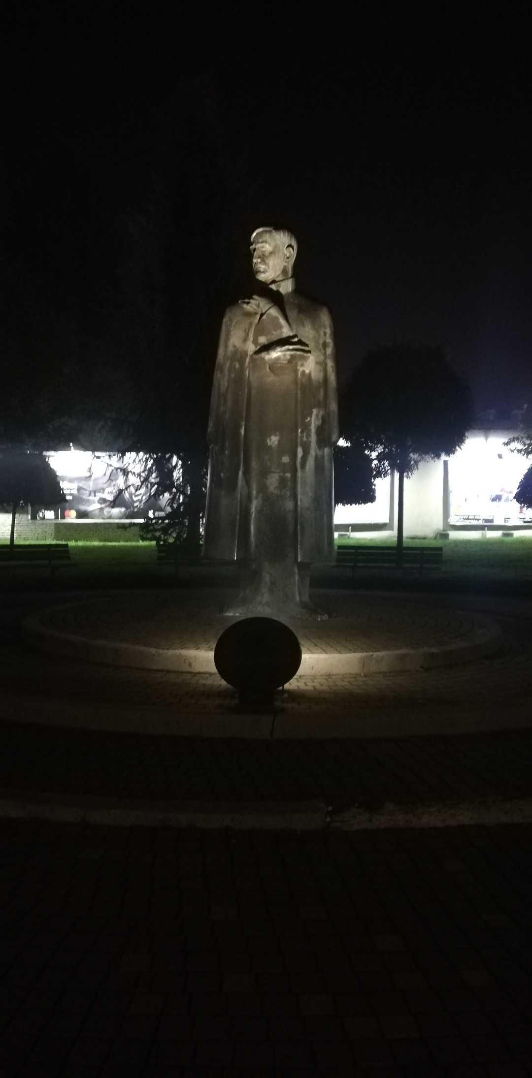 Statue of honour