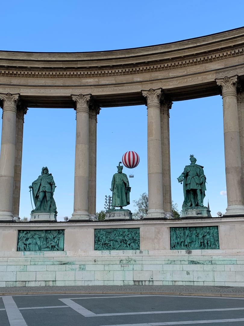 Hero’s square detail