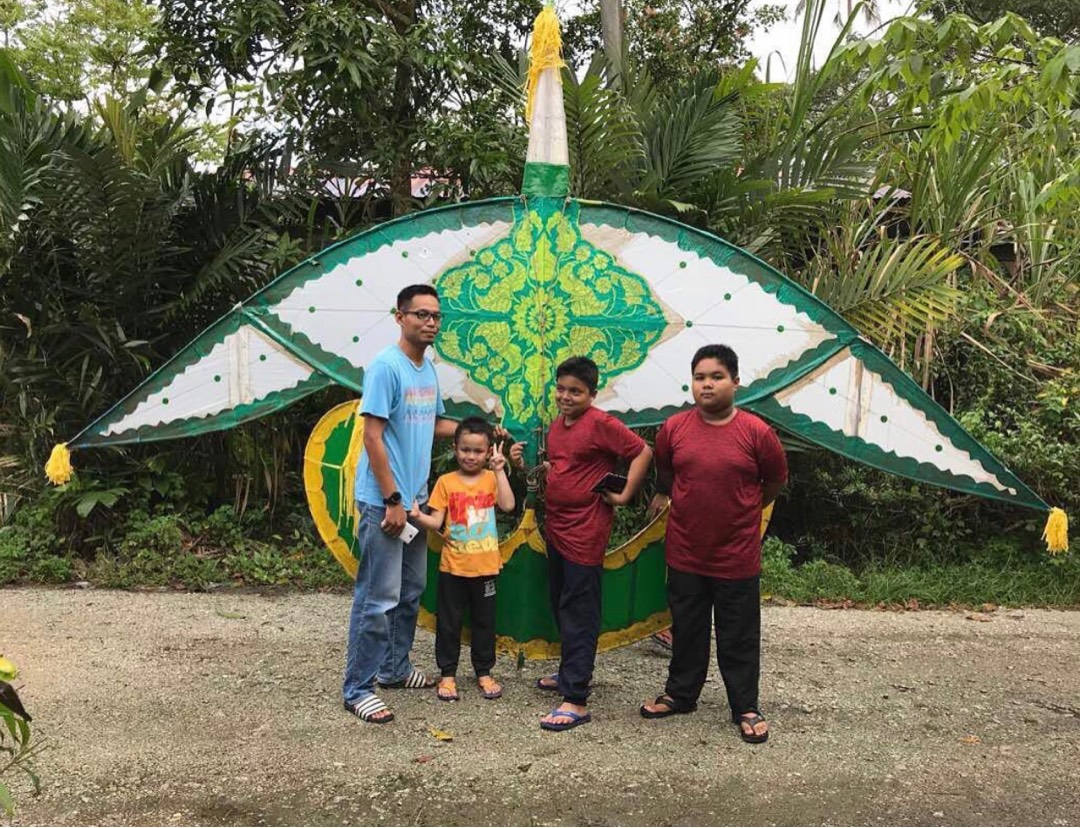 Wau Puyuh (Quail Giant Kite)