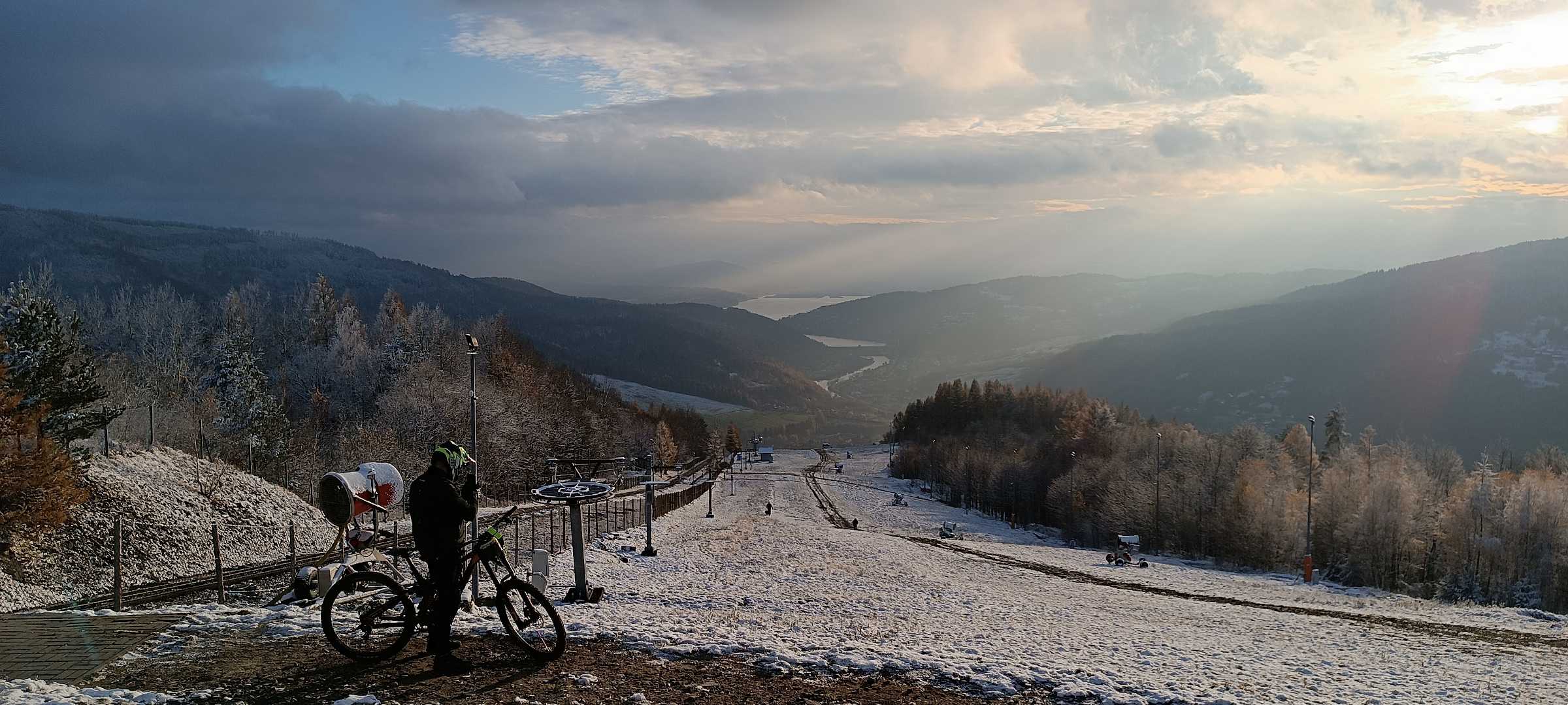 Zdjęcie Międzybrodzie Góra Żar foto Pablo escobaro zima w gó