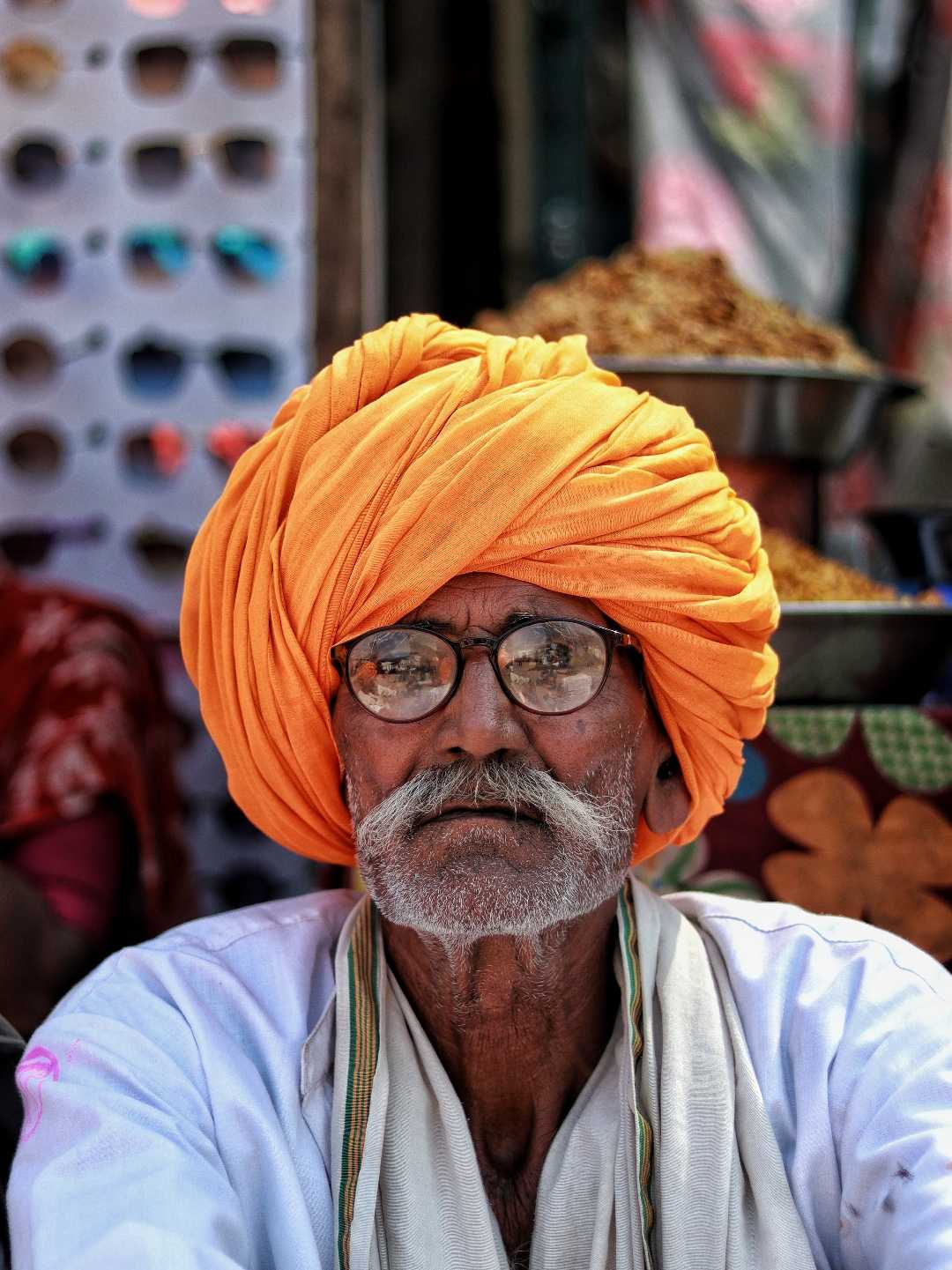 People Portrait _Tired Old Man in the Street 