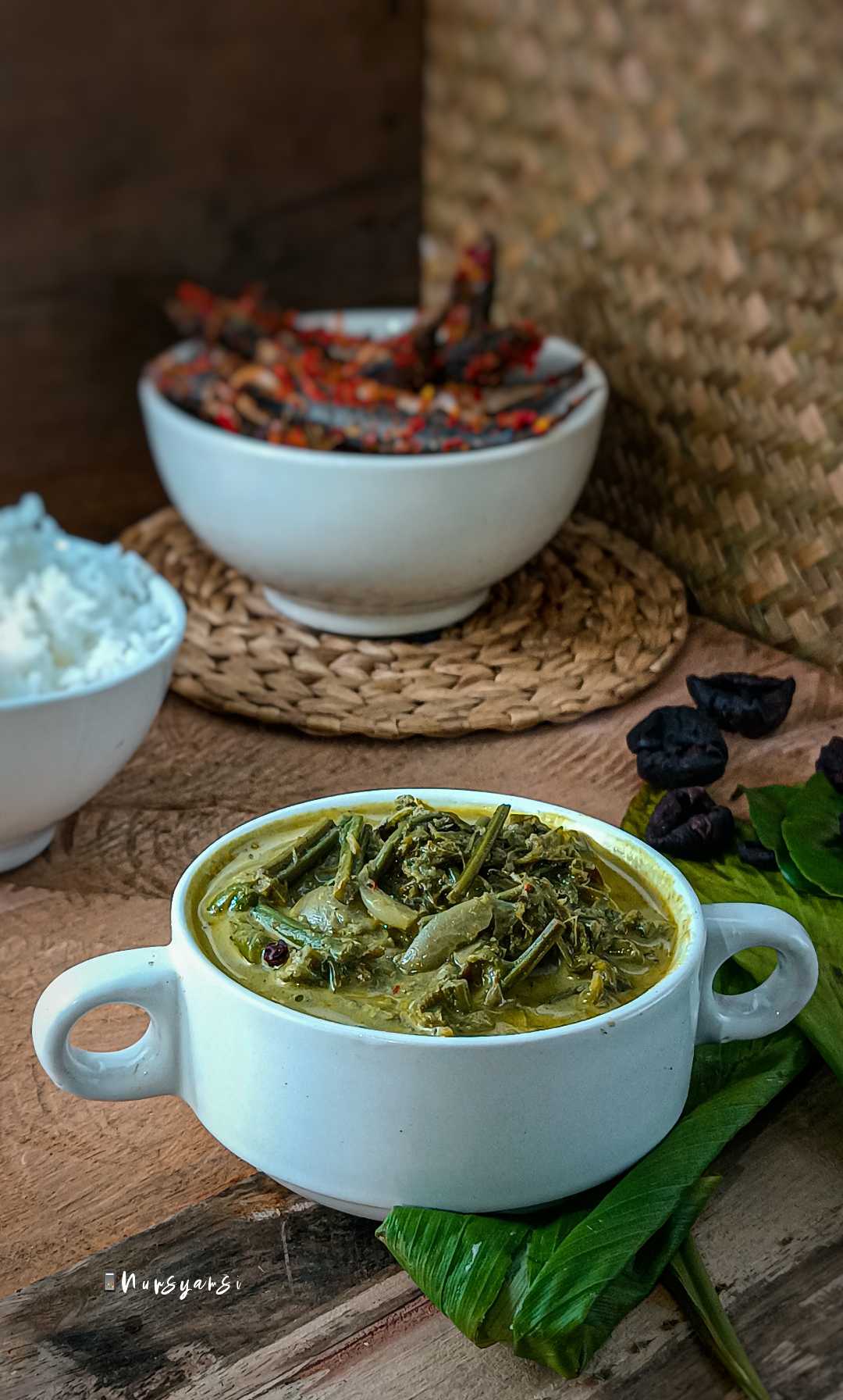 Gulai Paku, 'Soulmate' Ketupat atau Nasi
