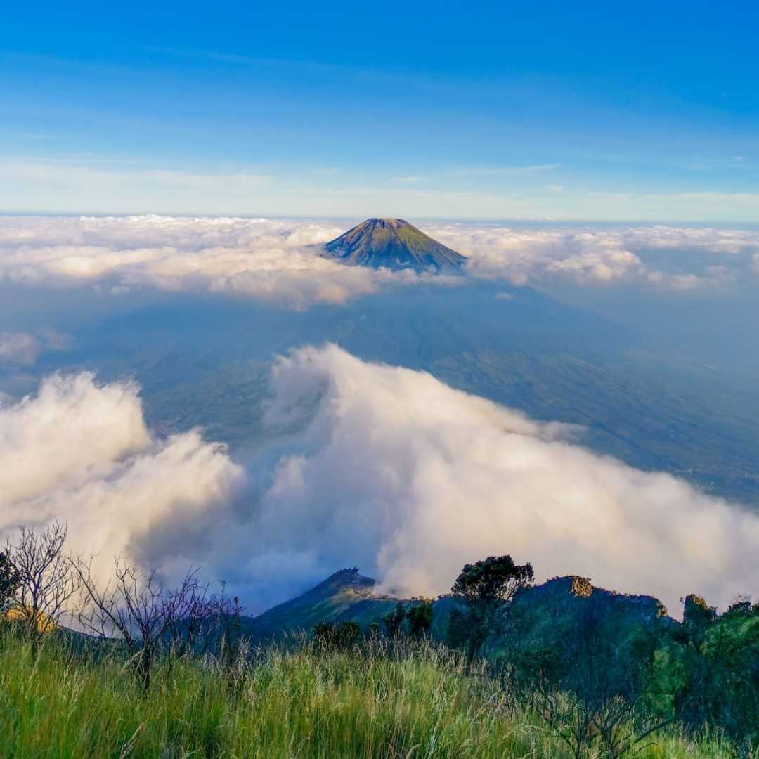 sumbing mountain