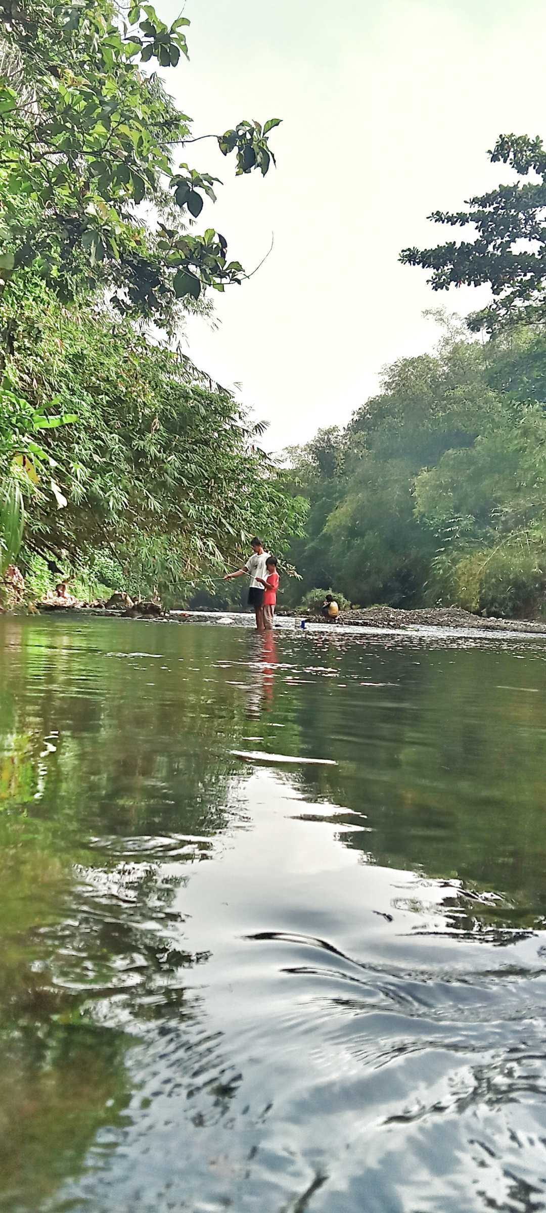 Jangan memancing di sungai yang keruh 