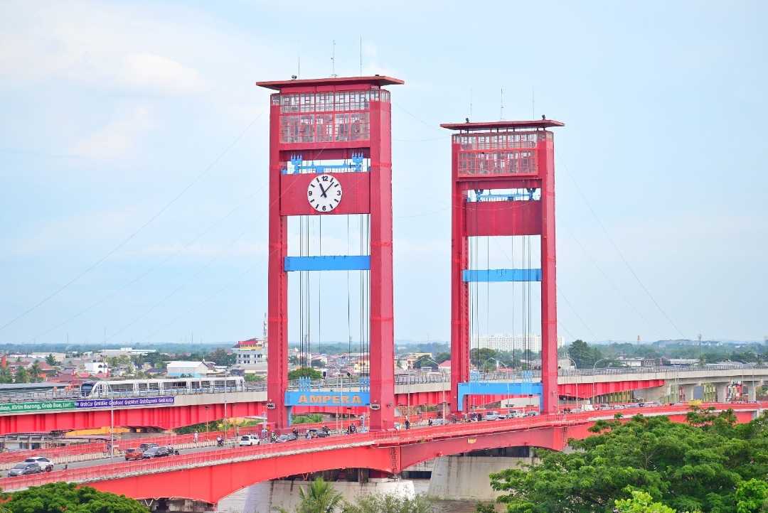 Jembatan Ampera dan LRT