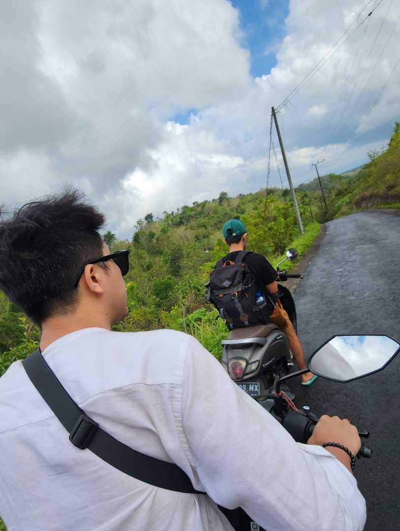 Riding to Klingkling Beach