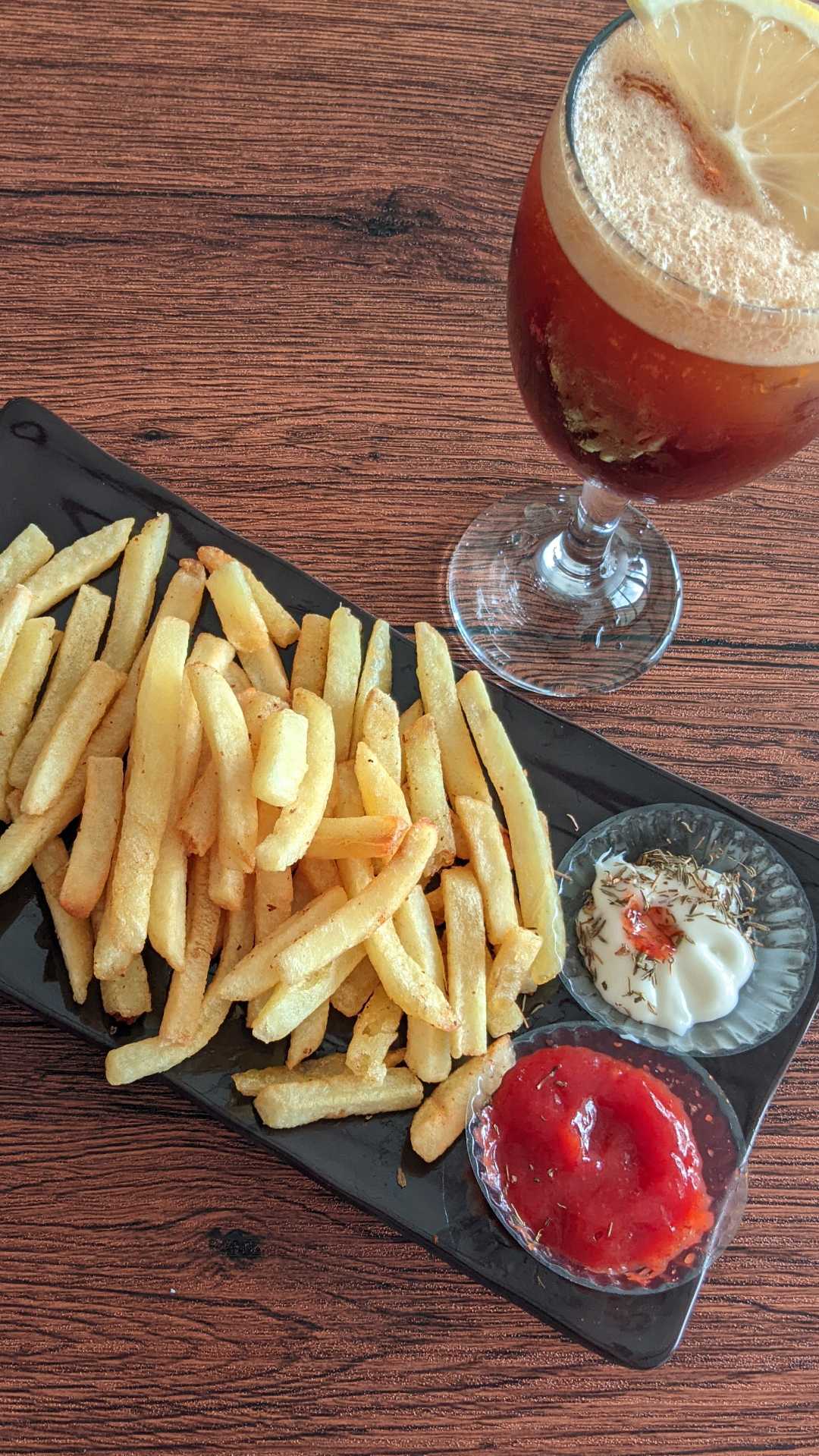 Minuman dan Kentang Goreng