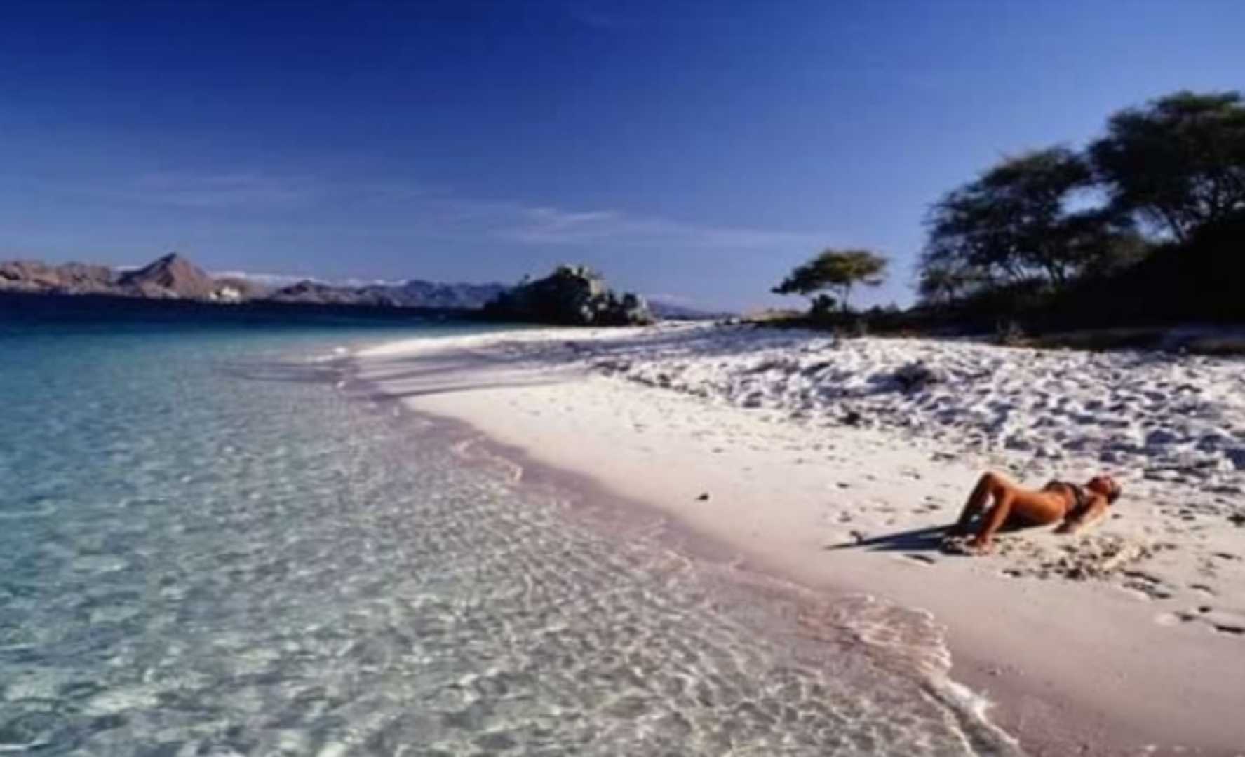 Pantai Pasir putih 