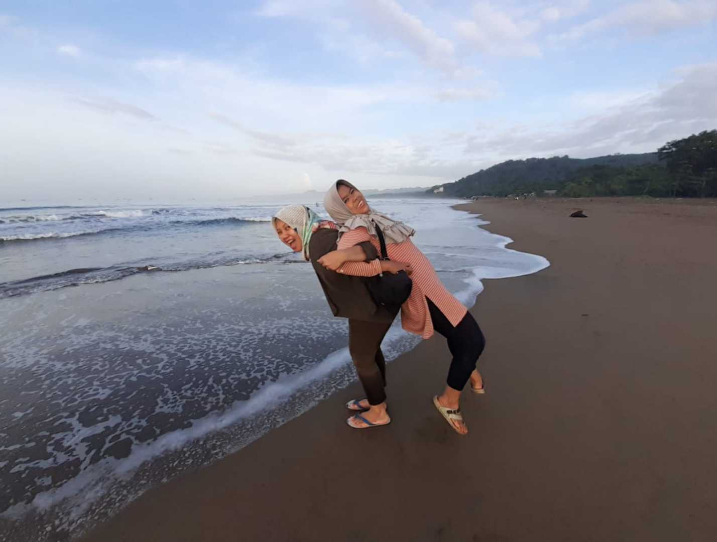 pantai pelabuhan ratu Sukabumi