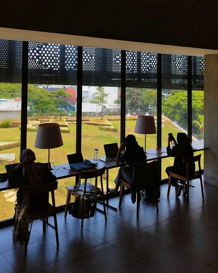 PERPUSTAKAAN CIKINI