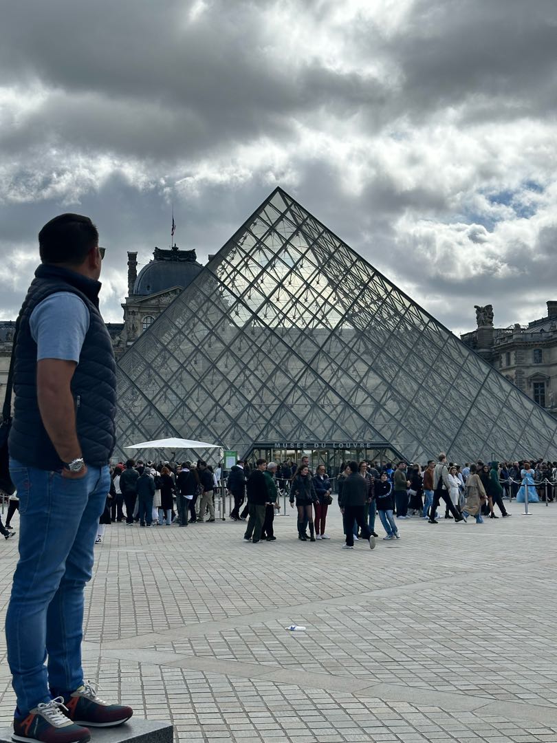 Pirámide - El Museo del Louvre