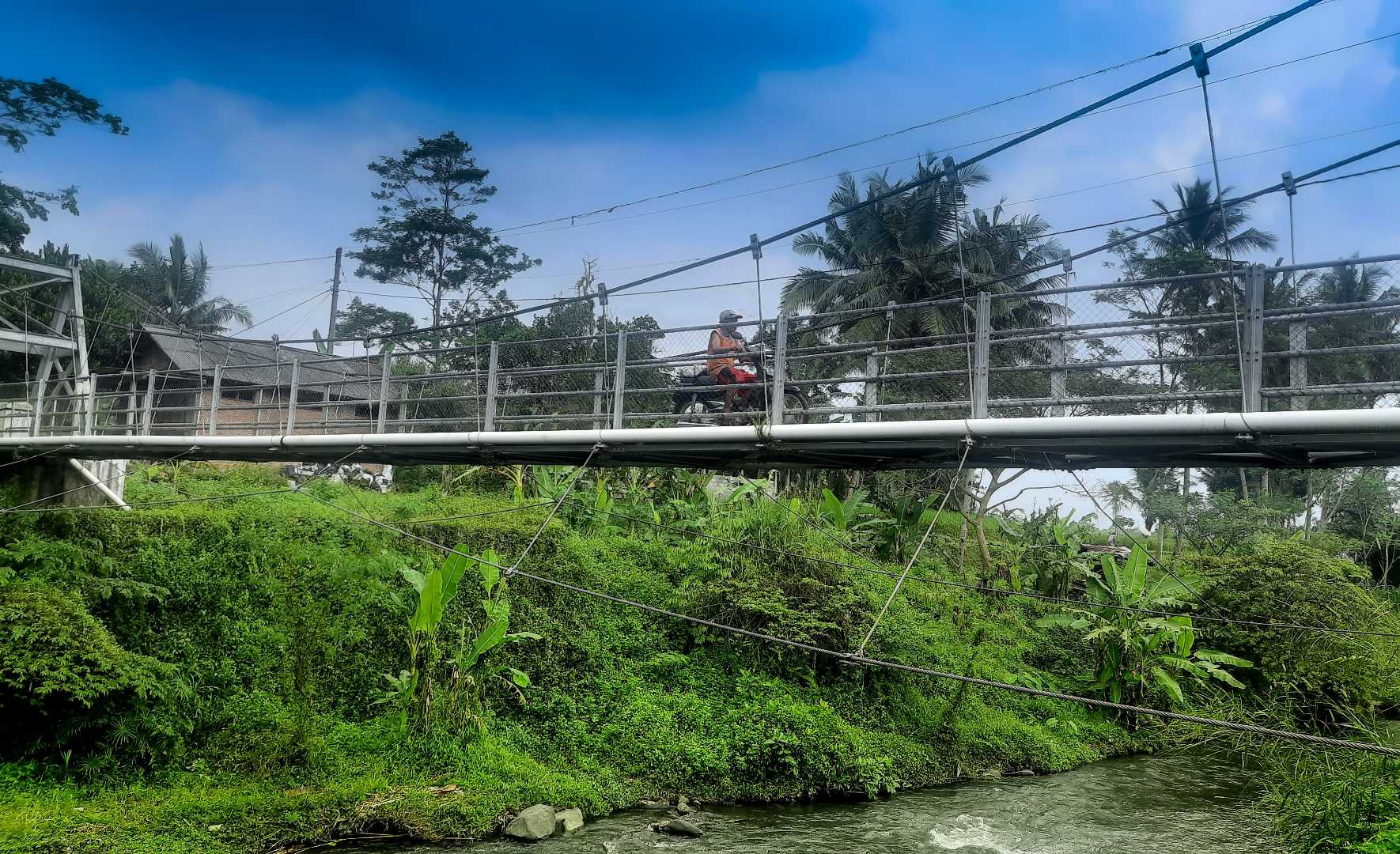 Jembatan Gantung Berokan
