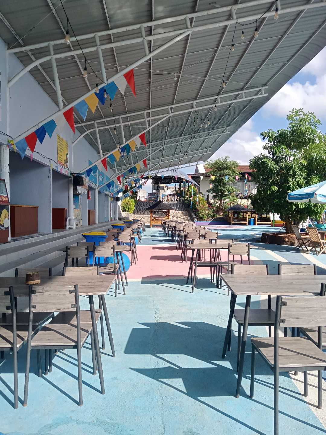 Food Court