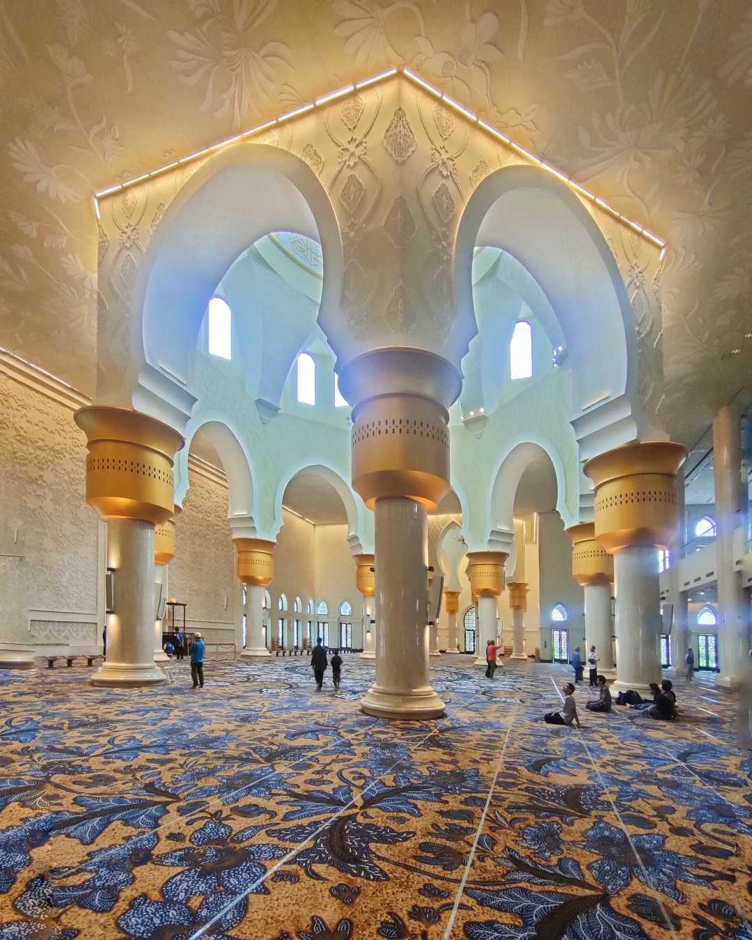 MASJID SHEIKH ZAYED 