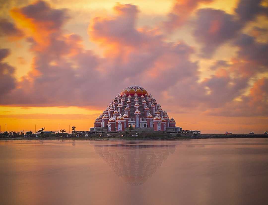 Mesjid 99 Kubah Makassar