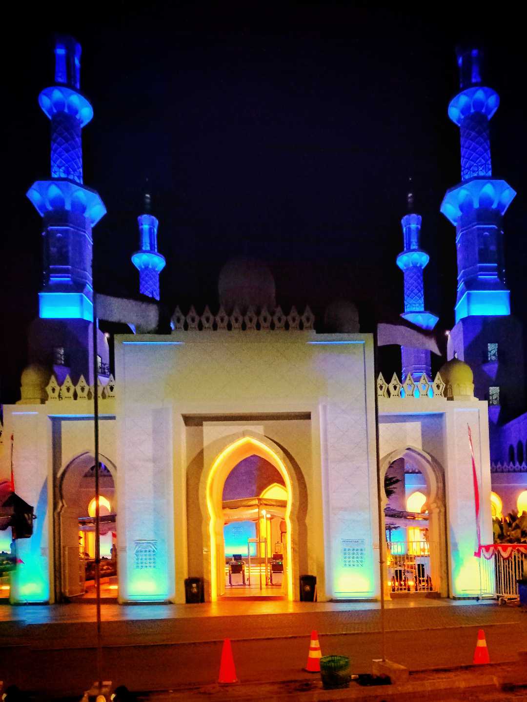 Masjid Sheikh Zayed Surakarta 