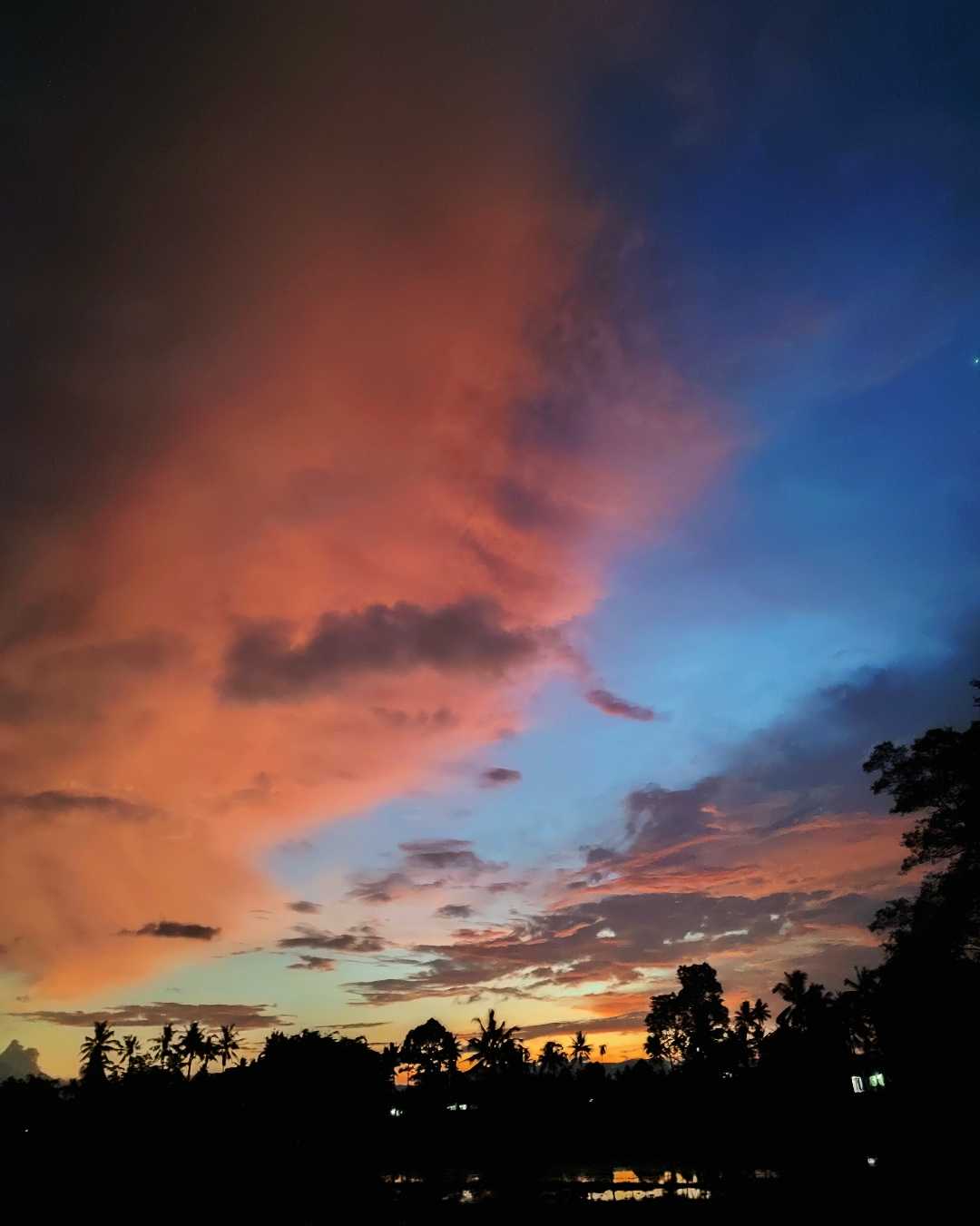 Warna-warni awan senja