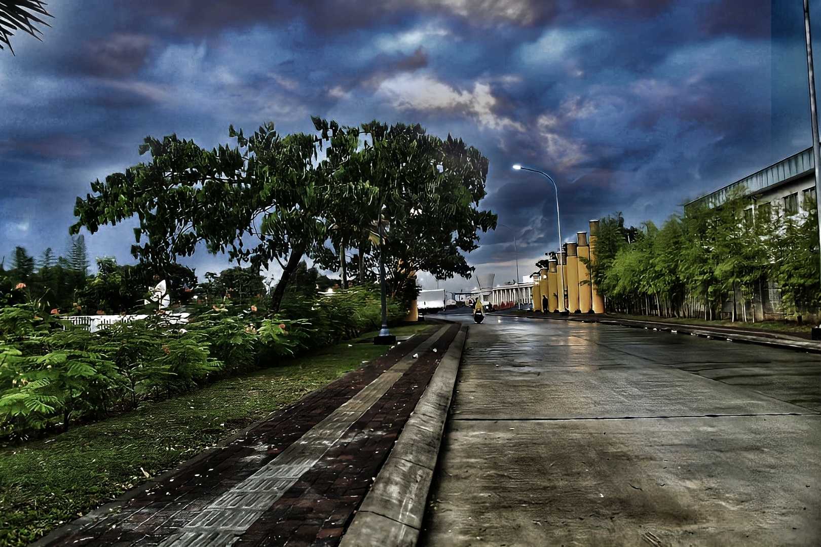 MENDUNG TANPO UDAN