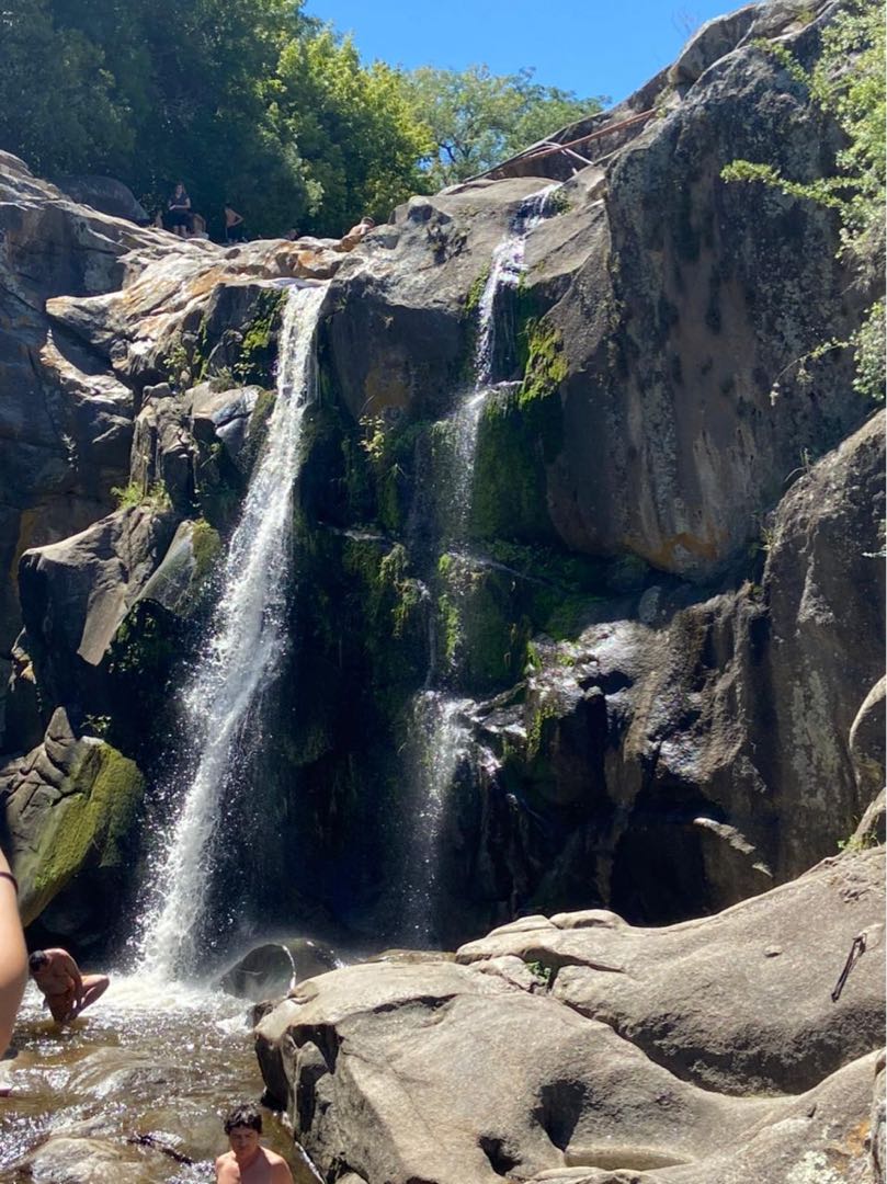 📍 Cascada escondida - @catandoviajess