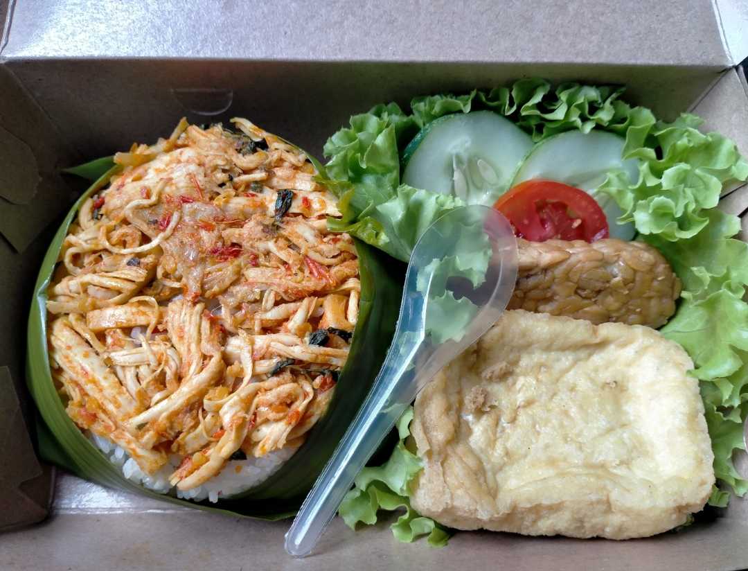 Nasi Ayam Suwir Rodjo Nogo