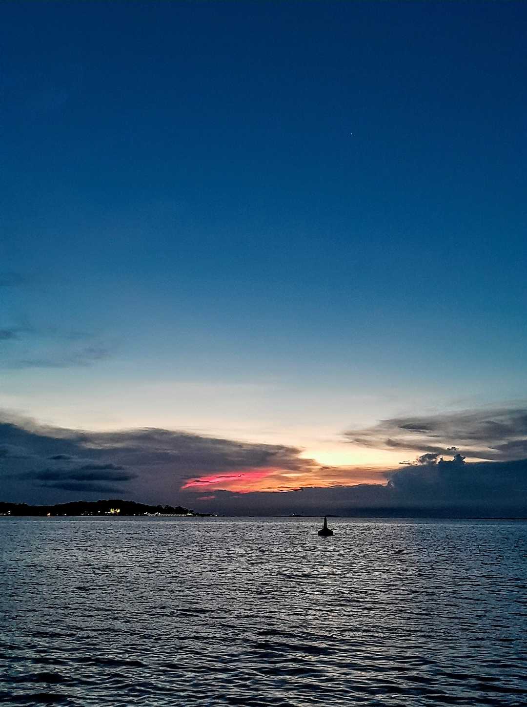antara senja dan malam