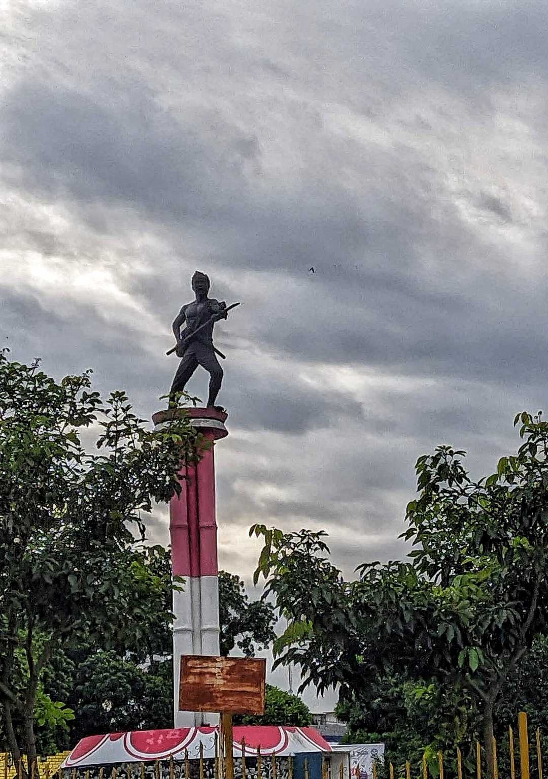 Tugu Juang Jambi