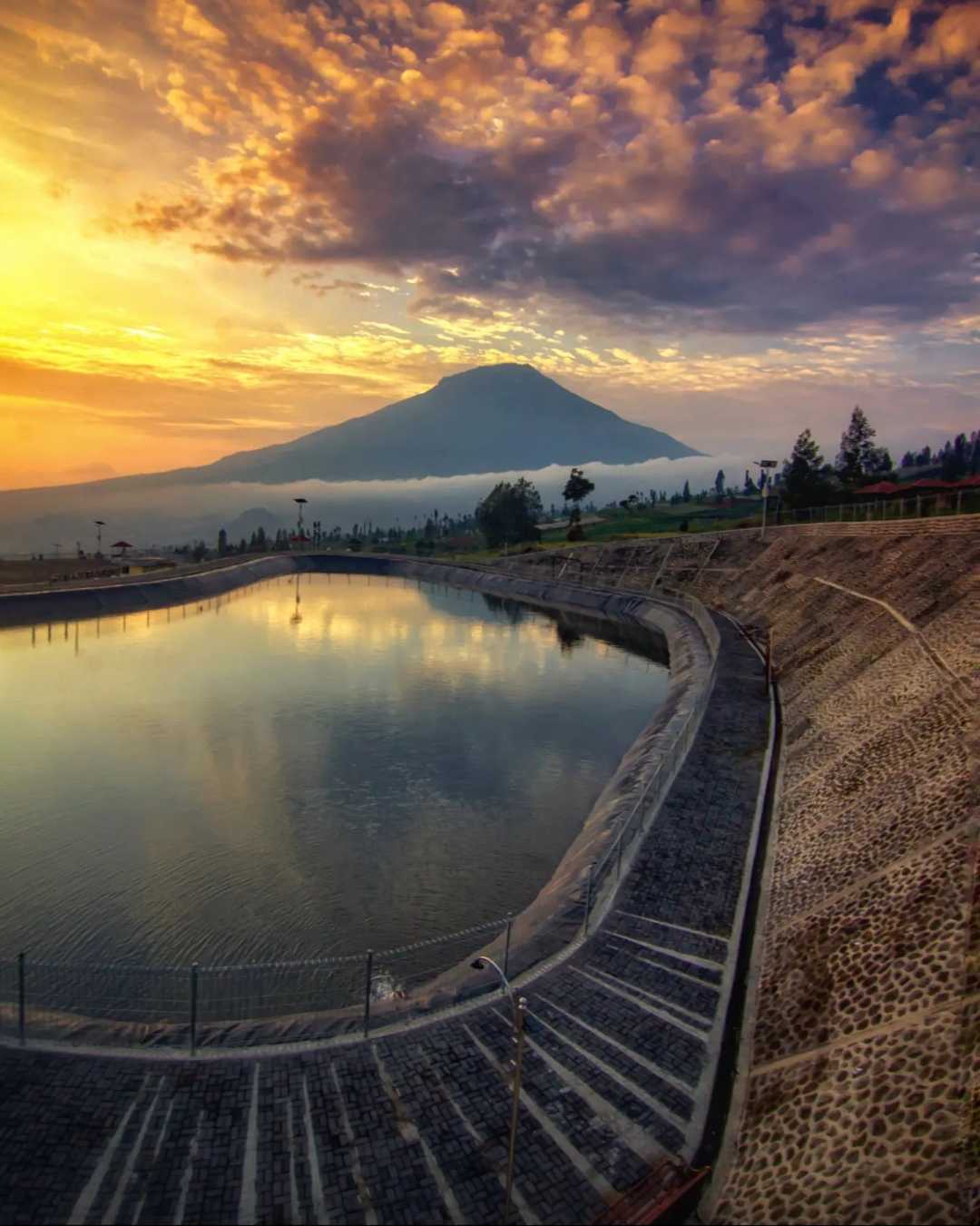 Sunrise embung Bansari