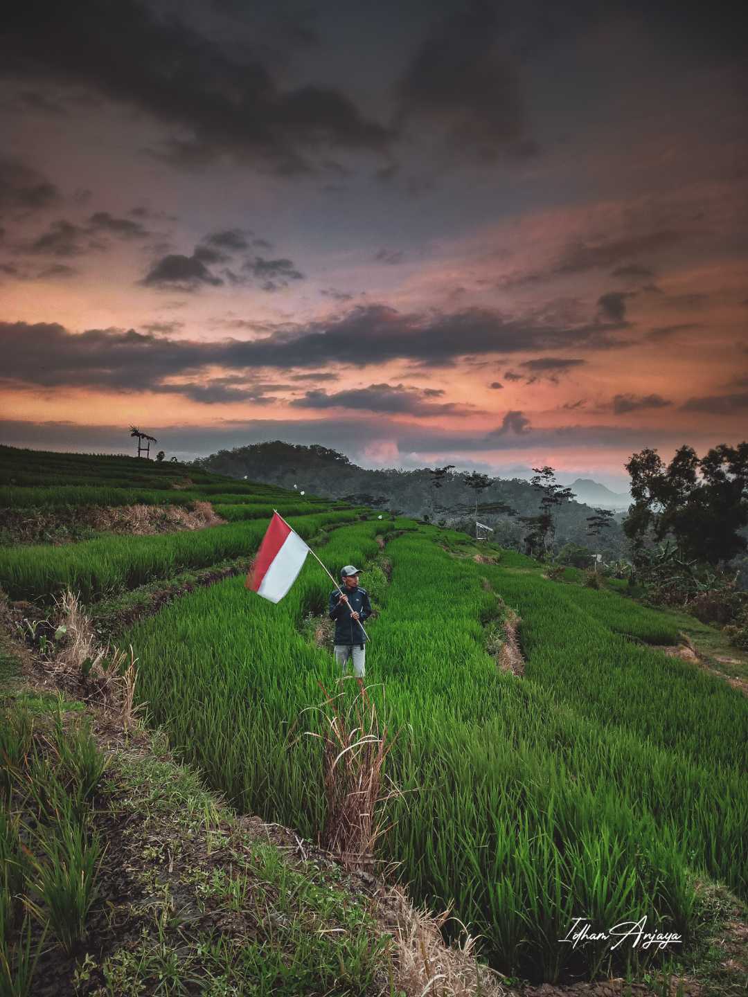 Bendera Bangsaku 🇮🇩