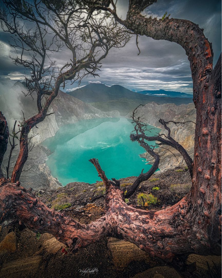IJEN CRATER