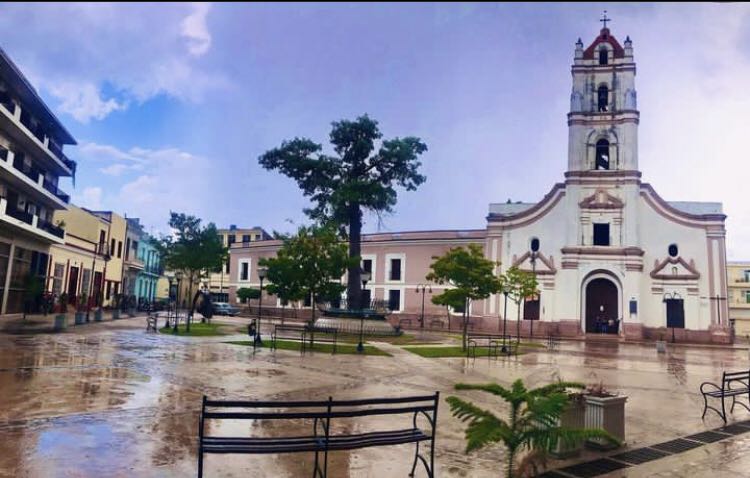 aquí en otra plaza 