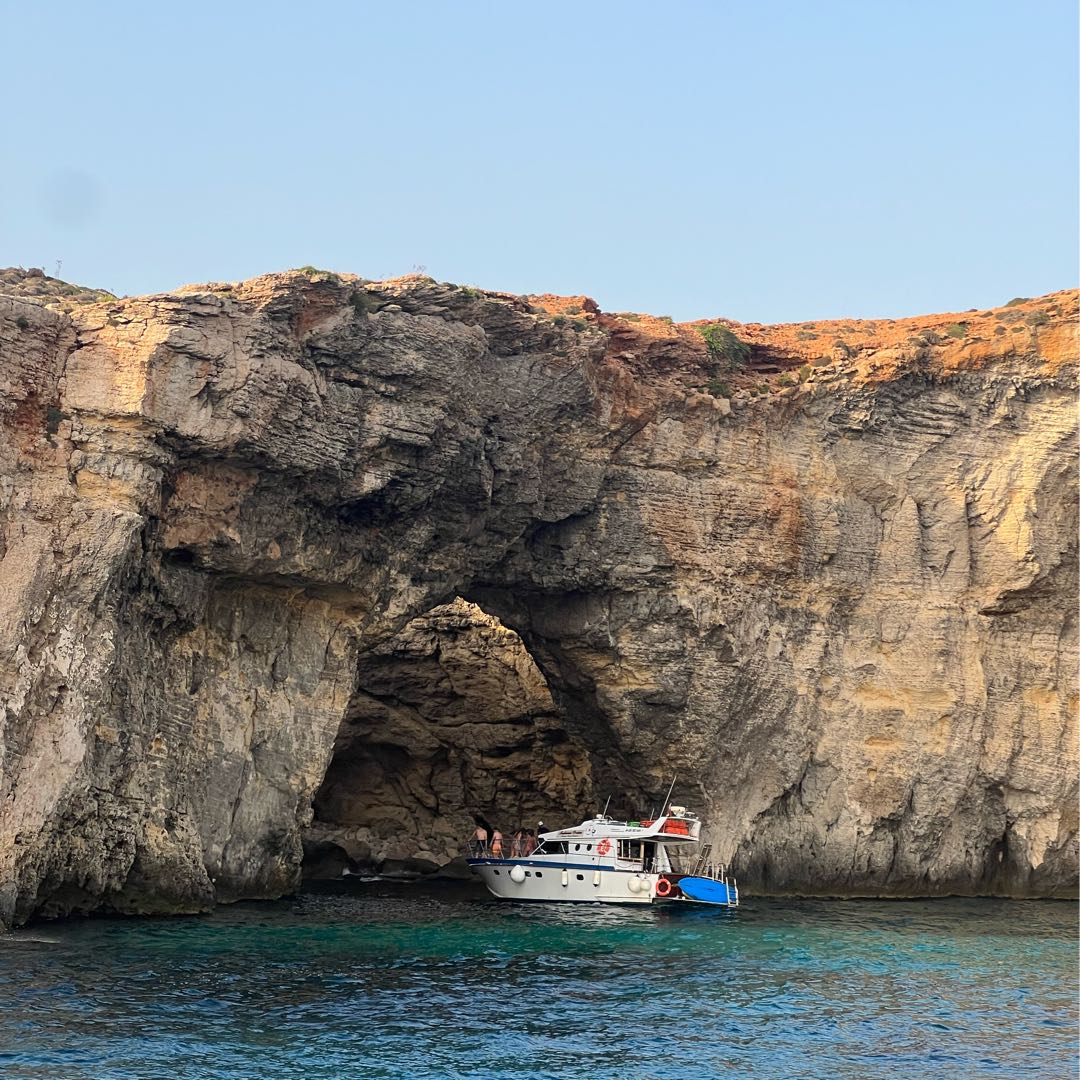 Exploring the island 🏝️ 