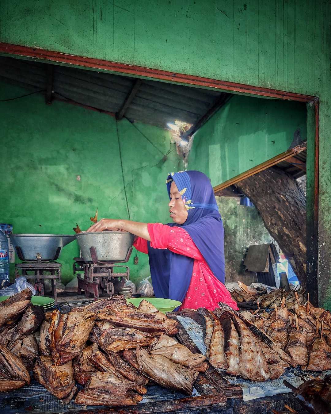 smoked fish market
