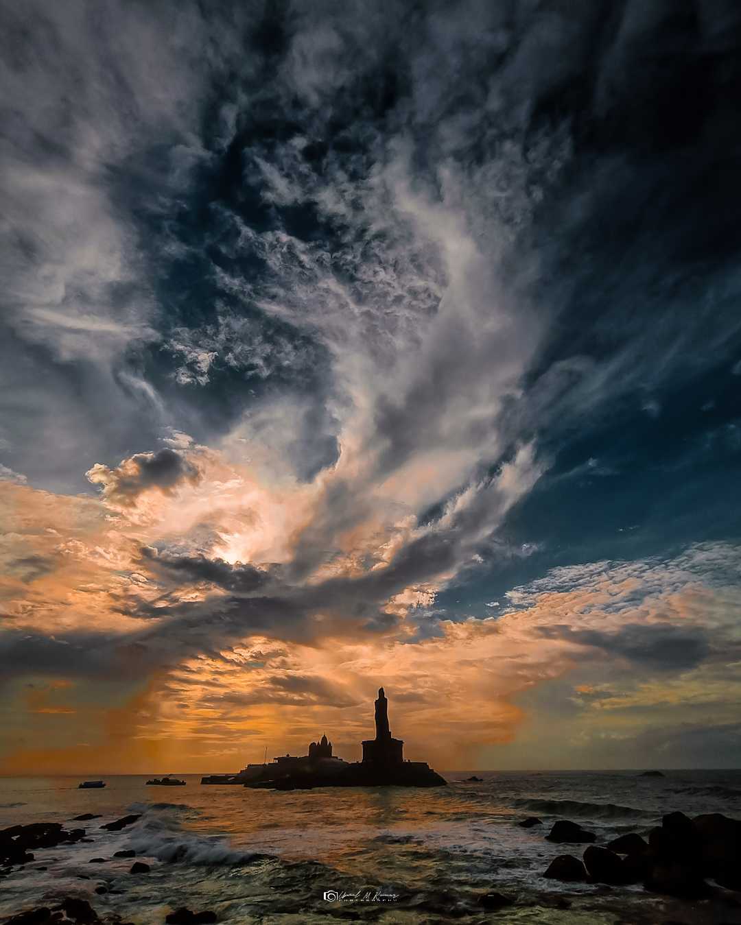 Thiruvalluvar Statue