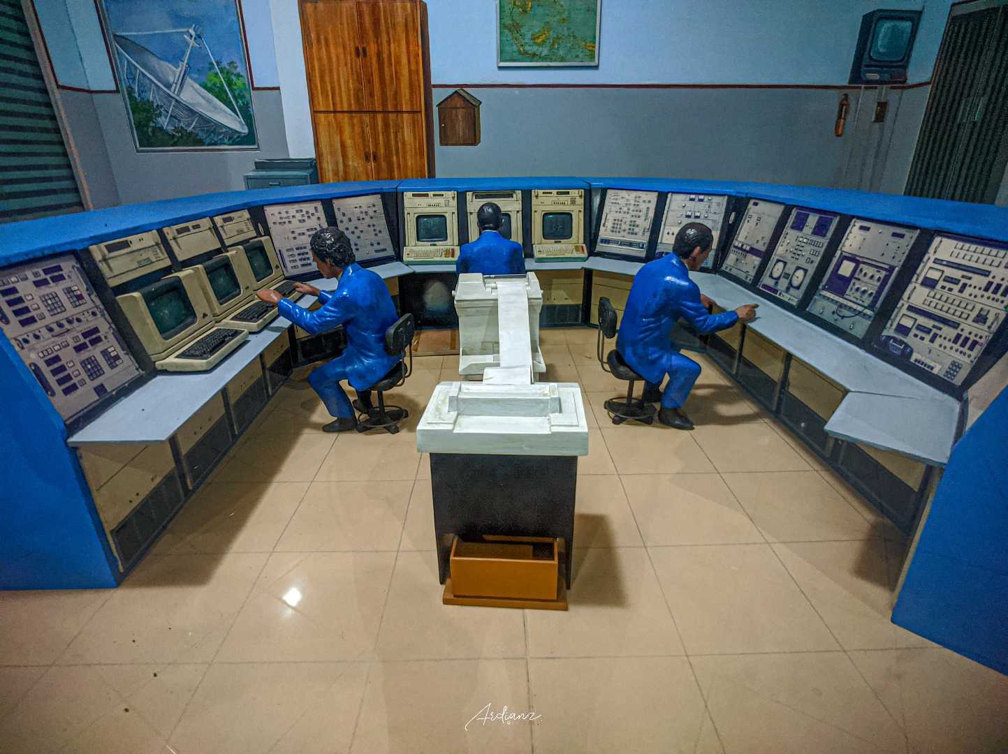 stasuin pengendali utama satelit 