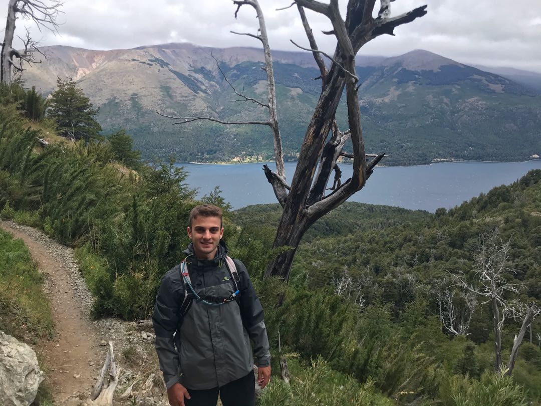 Camino al Refugio Frey