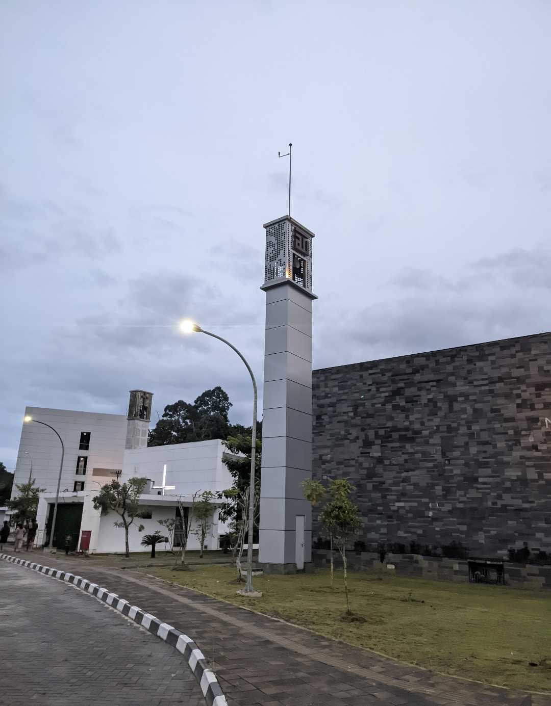 Gereja Dan Masjid