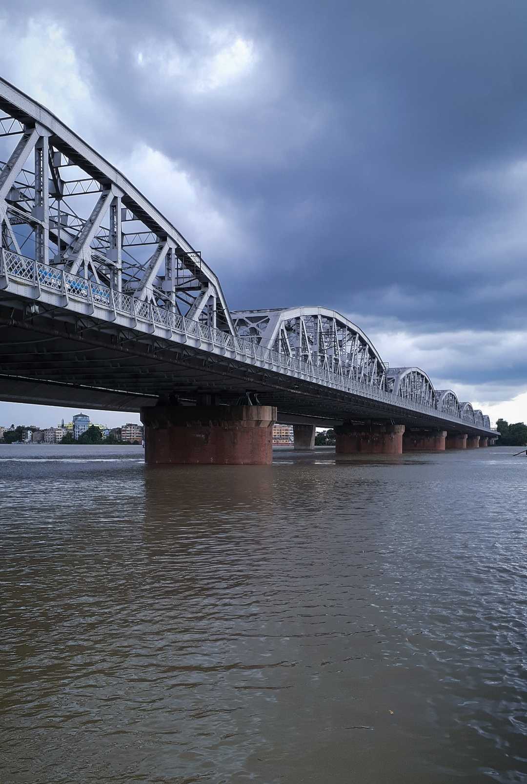 Vivekananda Setu / Willingdon Bridge..........