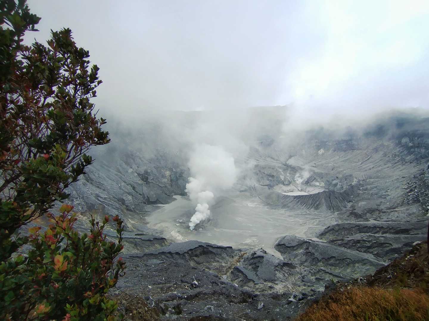 Kawah Gunung Tangkuban Perahu