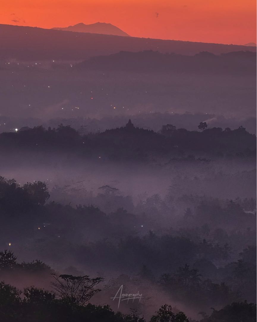 Borobudur dari kejauhan