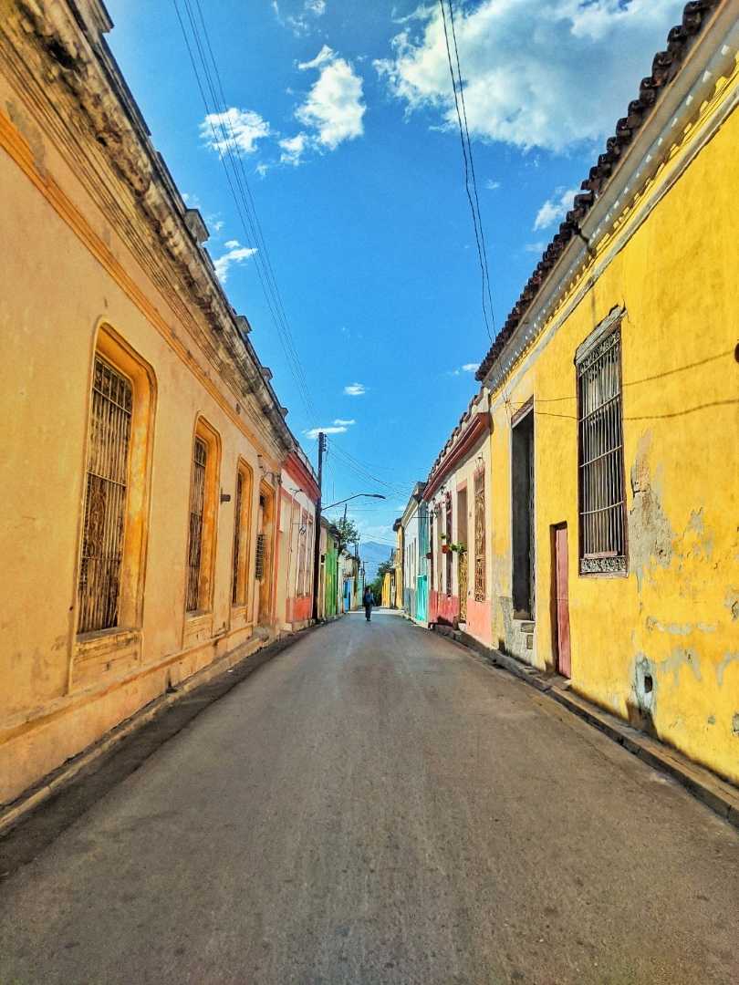 Santiago con sus colores, cerca de del parque Céspedes!