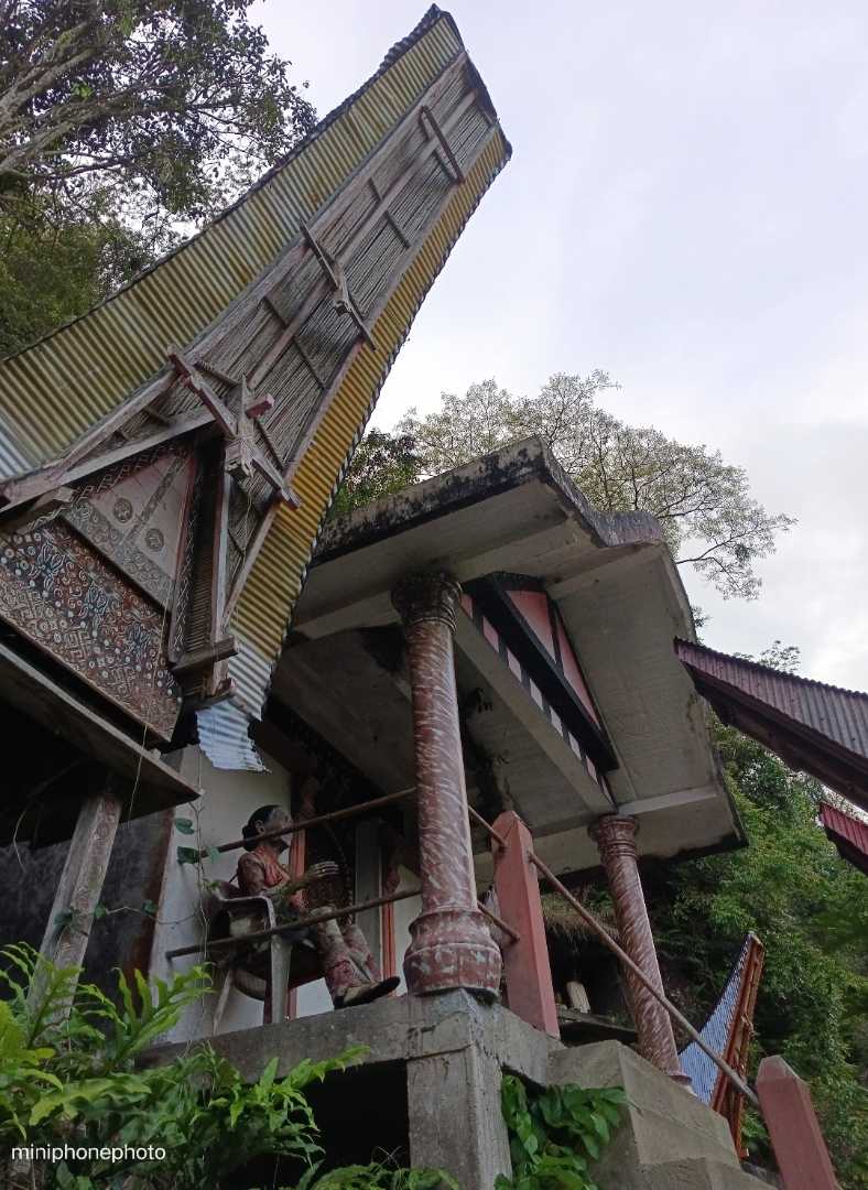 Tau Tau Toraja